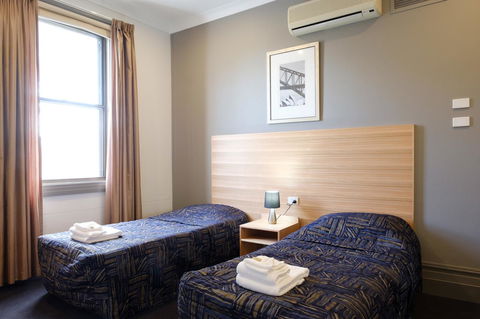 Royal Exhibition Hotel - Australian Directory 16