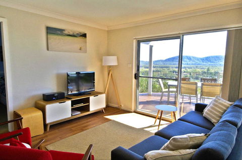 Coastwatch, 26 Comara Terrace - Australian Directory 3