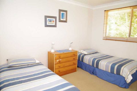 Coastwatch, 26 Comara Terrace - Australian Directory 8