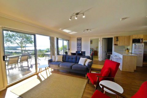 Coastwatch, 26 Comara Terrace - Australian Directory 4