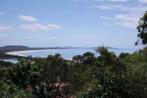Coastwatch, 26 Comara Terrace - Australian Directory 0