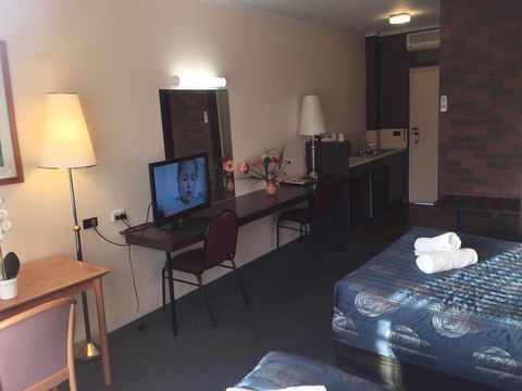 Australia Park Motel - Australian Directory 35