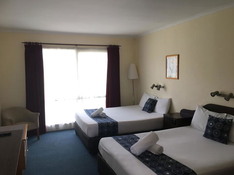 Australia Park Motel - Australian Directory 34