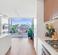Large Light Luxe 3BDR 2BA Free Parking - walk to Sydney Uni and RPA - Australian Directory