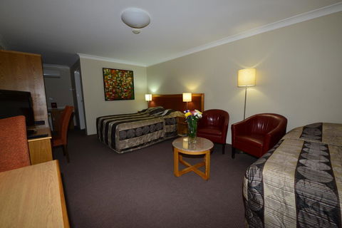 Winning Post Motor Inn - Australian Directory 20