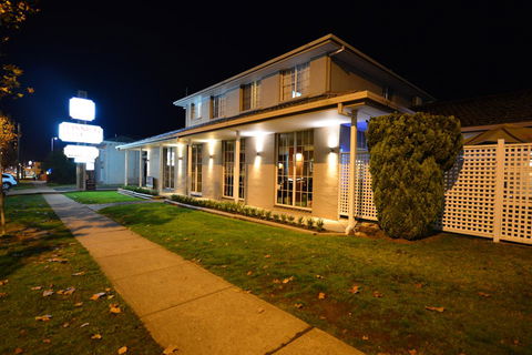 Winning Post Motor Inn - Australian Directory 13