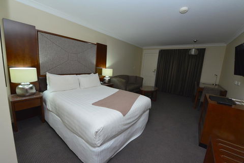 Winning Post Motor Inn - Australian Directory 19