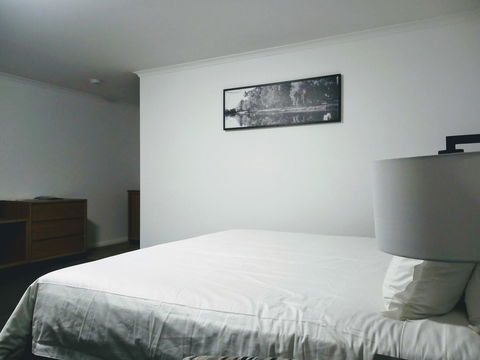 Winning Post Motor Inn - Australian Directory 4