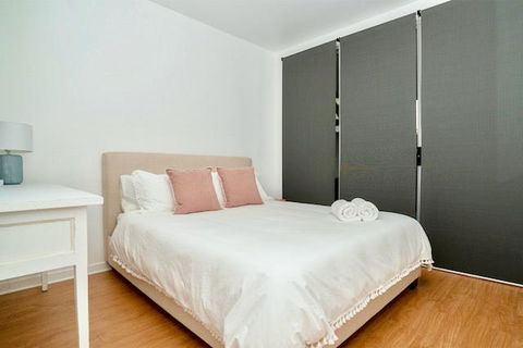 Hastings By The Sea - Australian Directory 16