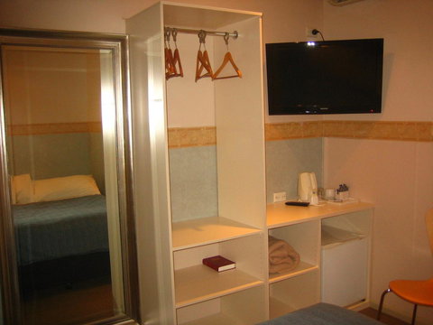 Hotel 59 Sydney - Australian Directory 38