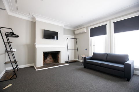 Horse And Jockey Hotel Homebush - Australian Directory 2