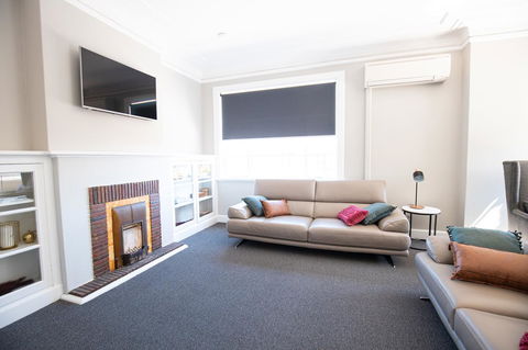 Horse And Jockey Hotel Homebush - Australian Directory 15