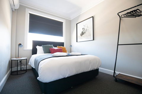 Horse And Jockey Hotel Homebush - Australian Directory 5