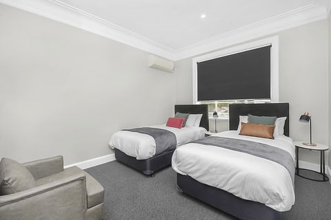 Horse And Jockey Hotel Homebush - Australian Directory 19
