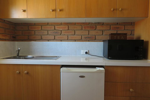 Summerhill Motor Inn - Australian Directory 3