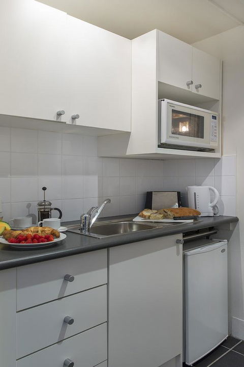 Macleay Hotel - Australian Directory 12