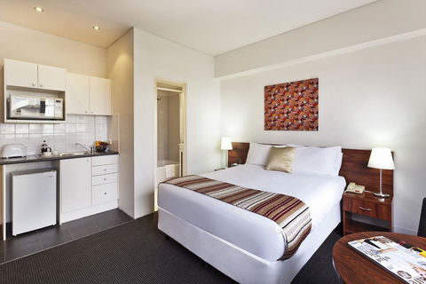 Macleay Hotel - Australian Directory 6