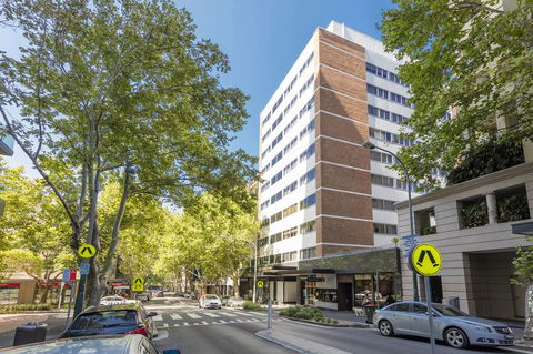 Macleay Hotel - Australian Directory 1
