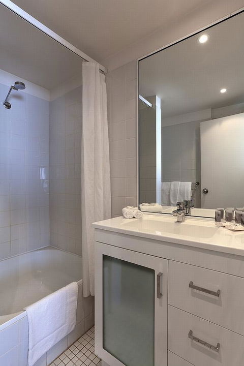 Macleay Hotel - Australian Directory 14
