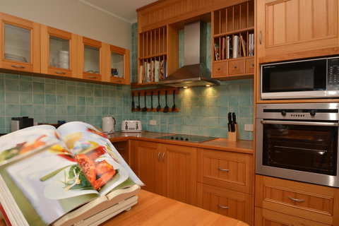 JE Guesthouse, Central To All The Hunter Valley Has To Offer - Australian Directory 14