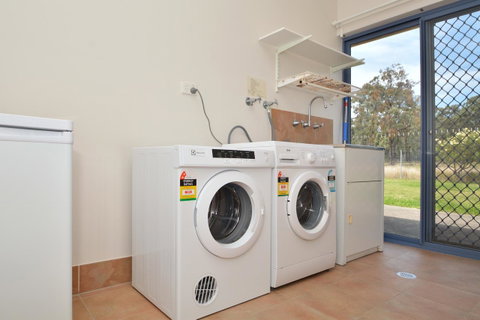 JE Guesthouse, Central To All The Hunter Valley Has To Offer - Australian Directory 38