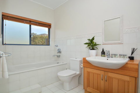 JE Guesthouse, Central To All The Hunter Valley Has To Offer - Australian Directory 23