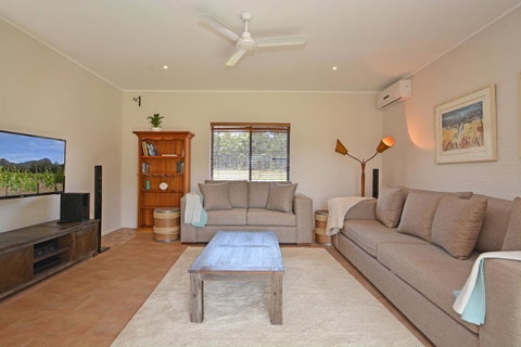 JE Guesthouse, Central To All The Hunter Valley Has To Offer - Australian Directory 3