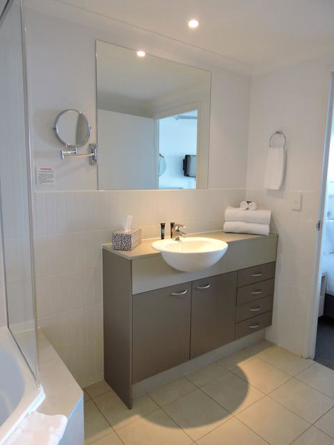 BASE Holidays - Ettalong Beach Premium Apartments - Australian Directory 20
