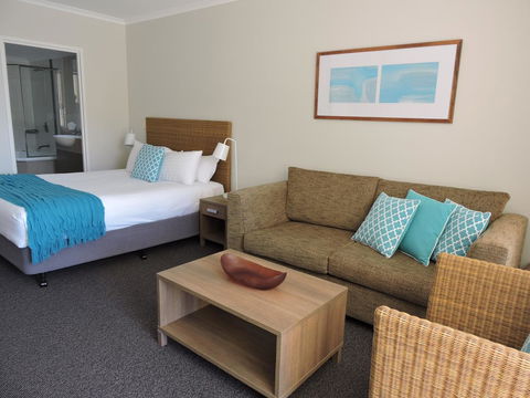 BASE Holidays - Ettalong Beach Premium Apartments - Australian Directory 13