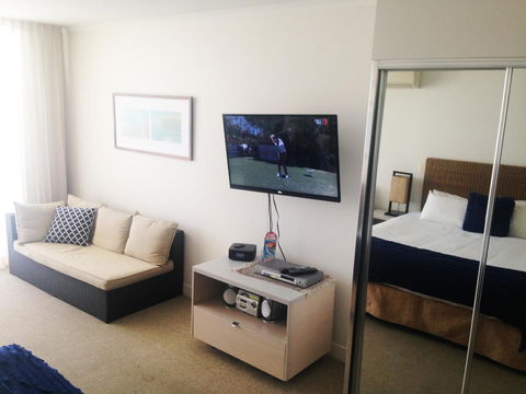 BASE Holidays - Ettalong Beach Premium Apartments - Australian Directory 32