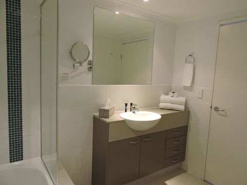 BASE Holidays - Ettalong Beach Premium Apartments - Australian Directory 6