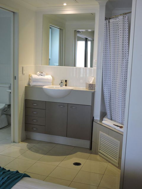 BASE Holidays - Ettalong Beach Premium Apartments - Australian Directory 8