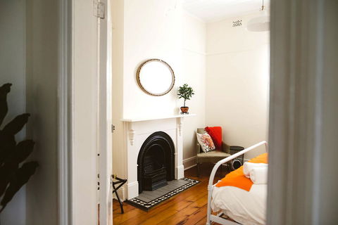 Morpeth Cottage - Australian Directory 15