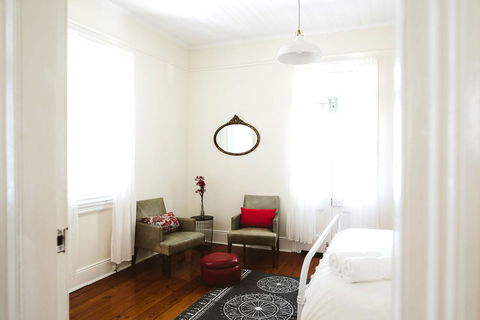 Morpeth Cottage - Australian Directory 7