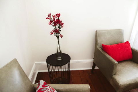 Morpeth Cottage - Australian Directory 9