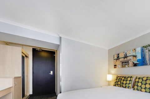 Novotel Sydney City Centre - Australian Directory 10