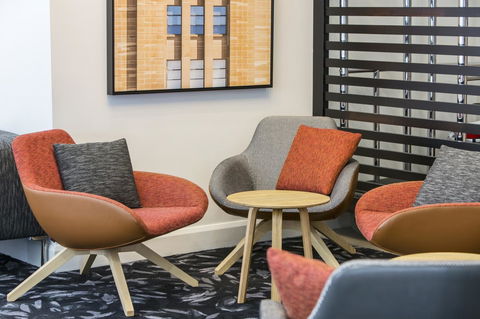 Novotel Sydney City Centre - Australian Directory 17