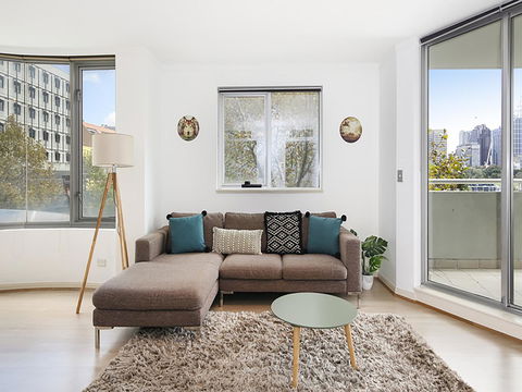 Lower Bridge And Sails - Executive 2BR Darlinghurst Apartment With Balcony And Rooftop Views - Australian Directory 4