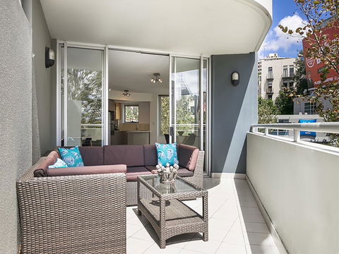 Lower Bridge And Sails - Executive 2BR Darlinghurst Apartment With Balcony And Rooftop Views - Australian Directory 5
