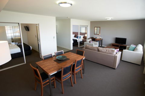 Quest Dubbo - Australian Directory 18