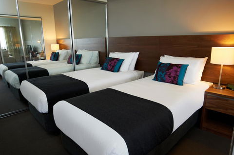 Quest Dubbo - Australian Directory 26