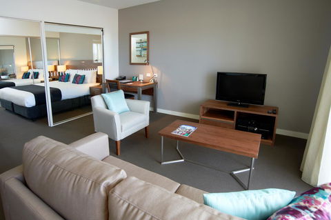 Quest Dubbo - Australian Directory 23