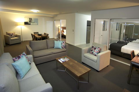 Quest Dubbo - Australian Directory 31