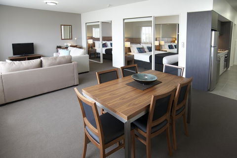 Quest Dubbo - Australian Directory 30