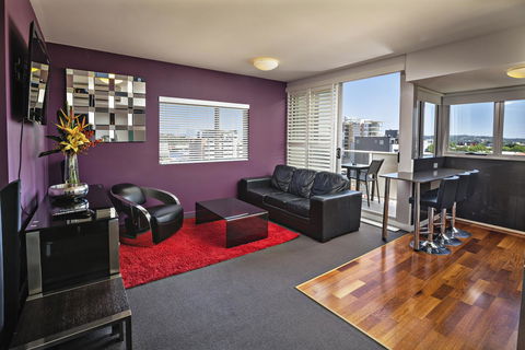 Honeysuckle Executive Apartments - Australian Directory 14