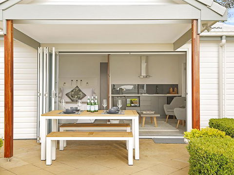 The Beach House North Wollongong - Australian Directory 1
