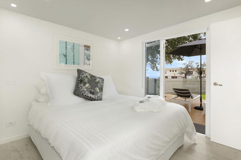 The Beach House North Wollongong - Australian Directory 12