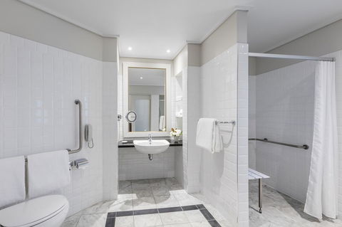 Radisson Blu Plaza Hotel Sydney - Australian Directory 33