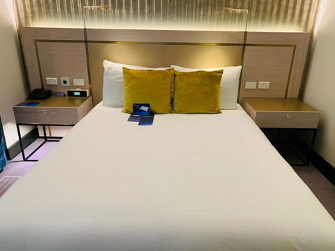 Radisson Blu Plaza Hotel Sydney - Australian Directory 36