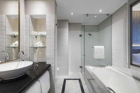 Radisson Blu Plaza Hotel Sydney - Australian Directory 27